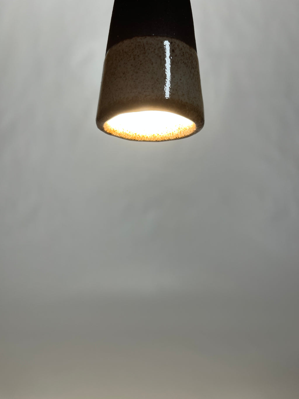 Mini 12-24V viseči element iz črne kamenine